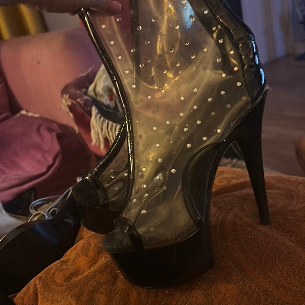 Heeled boots with rhinestones